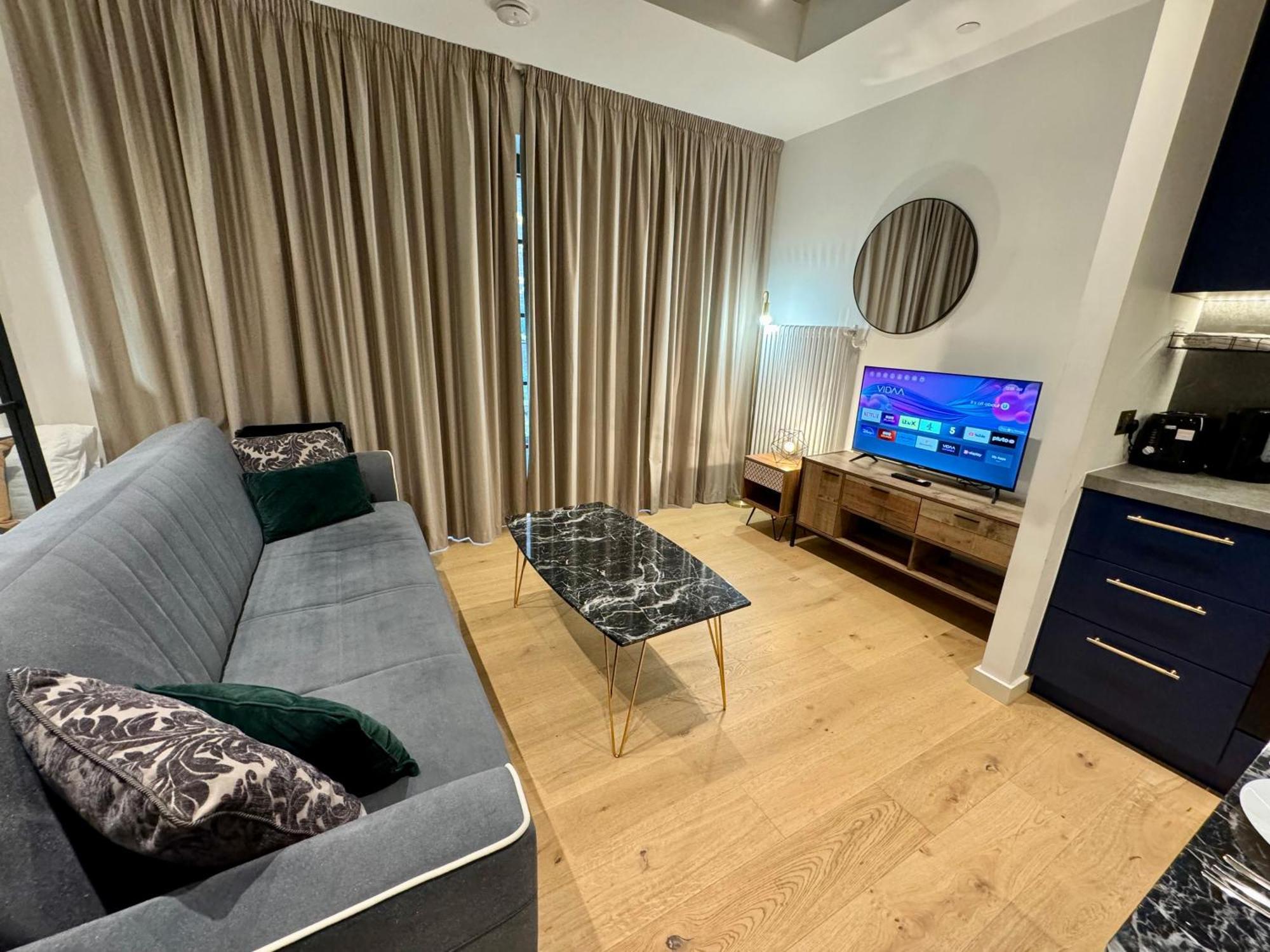 Amazing Cosy Apartment, Next To O2 Arena And Close To London Excel, Secure Parking Ngoại thất bức ảnh